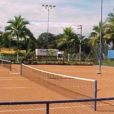 Appartamento Ubatuba Apto. Wembley Tenis Esterno foto